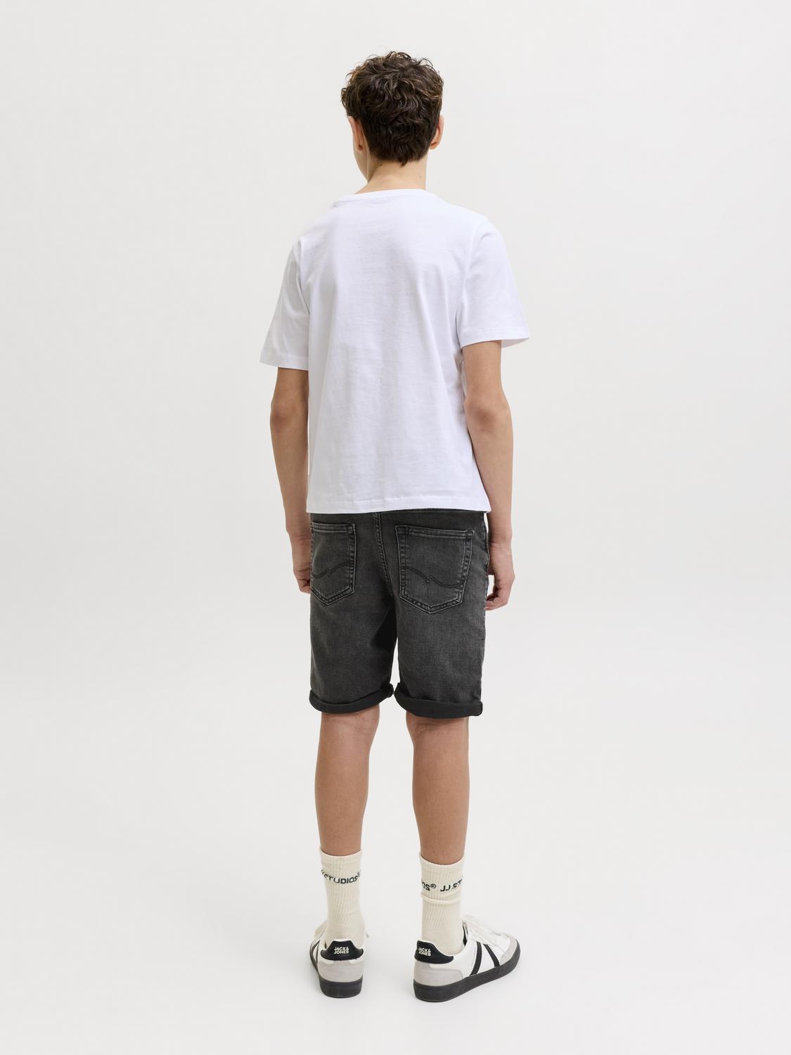 model_shot-back